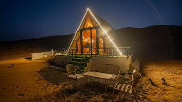 Bungalow – romantic, balkong, fjellutsikt | Overnattingsstedets uteområder