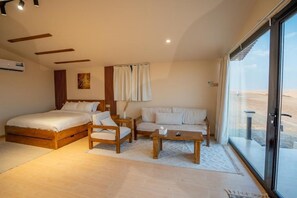 Deluxe Bungalow, Balcony, Mountain View | In-room safe, soundproofing