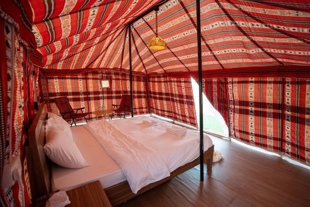 In-room safe, soundproofing