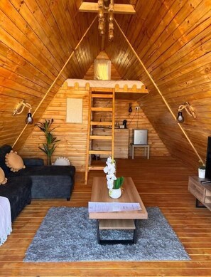 浪漫洋房, 陽台, 山景 | 起居區