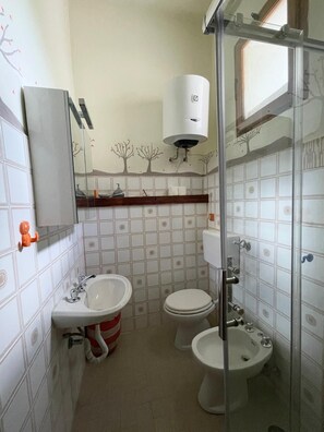 Hair dryer, towels, soap, toilet paper - Orange house (Fosdinovo (frazione Marciaso))