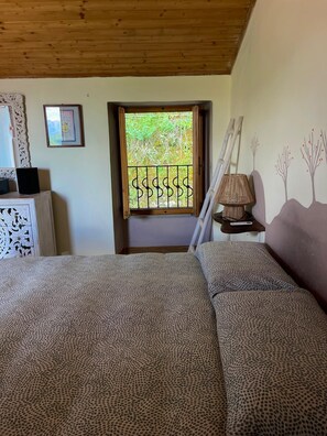 Bügeleisen/Bügelbrett, Internetzugang, Bettwäsche