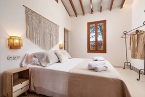 5 bedrooms, iron/ironing board, travel cot, free WiFi - YourHouse Es Morer Vermell (Alcúdia)