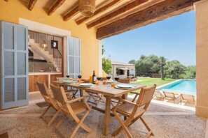 Outdoor dining - YourHouse Es Morer Vermell (Alcúdia)
