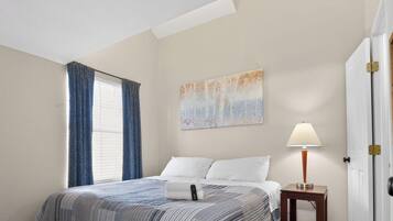 4 bedrooms, free WiFi, bed sheets, wheelchair access