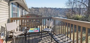 Terrace/patio -  Lakeview 4BR•Near Marina• King Bed• 2 Decks •Game Nights• Fully Stocked Home (Branson)