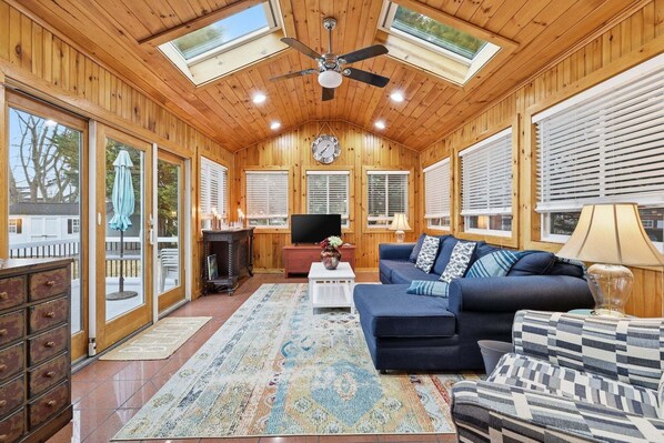 TV, fireplace - NEW! Minutes to Rehoboth Beach and Lewes Beach 3BR Home (Rehoboth Beach)