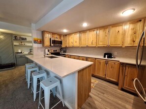 Fridge, oven, dishwasher, coffee/tea maker - NEW! Keystone Charm: Wild Irishman 3BR Mountain Escape (Keystone)