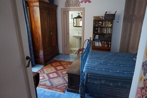 1 camera, ferro/asse da stiro, Wi-Fi, lenzuola
