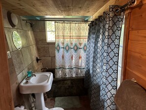 Toallas, jabón, papel de baño