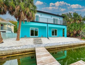 Exterior - Kayaks/Located on Canal/Beautiful interior (Hernando Beach)