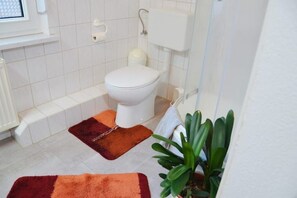 Shower - Landmannsruh vacation apartment - your haven of peace just 300 m from the Baltic Sea beach (Lubmin)