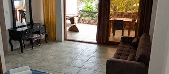 Spacious 6-bedroom building in superb Puerto Ayora with AC and no AC