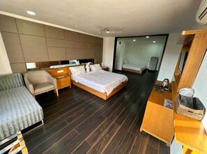 Family Room | Desk - Hotel Kalki Palace (Abu Road)