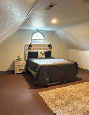 Bed sheets - Driftwood Cove Cottage - 2mi from lake (Buffalo Junction)