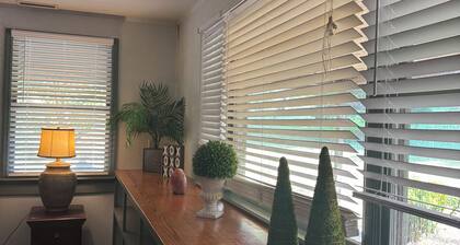 Driftwood Cove Cottage - 2mi from lake