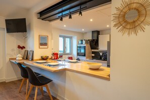 Réfrigérateur, micro-ondes, four, lave-vaisselle