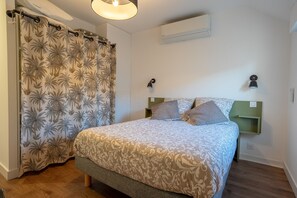 Fer et planche à repasser, Wi-Fi gratuit, draps fournis