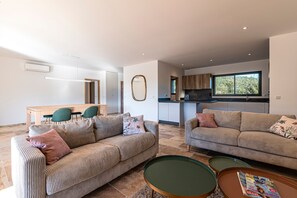 TV - Villa U Capu - Piscine Privée (Lecci)