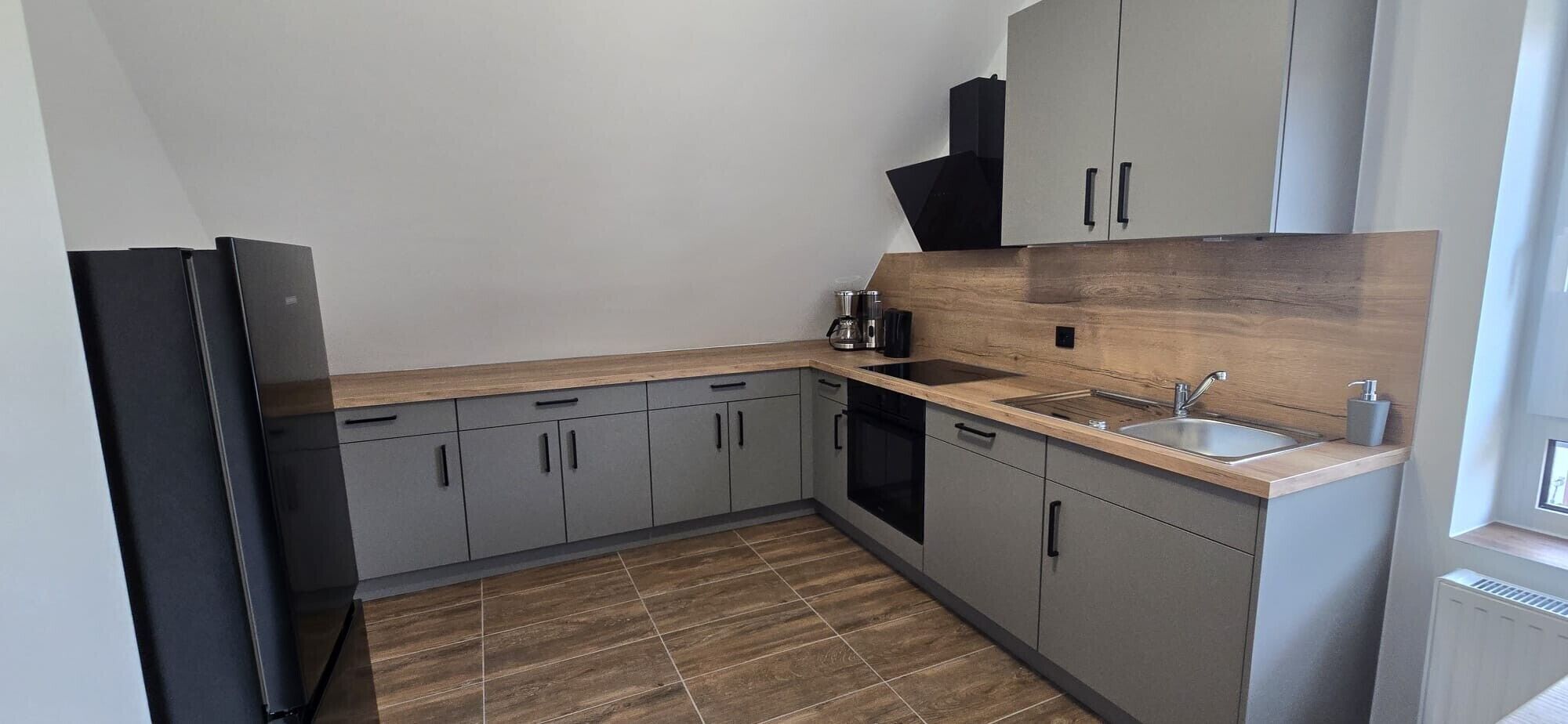 Kühlschrank, Ofen, Herdplatte, Geschirrspüler