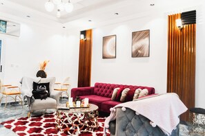 Deluxe Apartment, City View | Interior - Hotel Saphir Group (Douala)