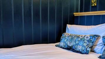 1 bedroom, WiFi (free), bed sheets