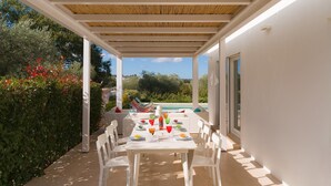 Outdoor dining - Ecovilla Terra di Luce with Private Pool (Martina Franca)
