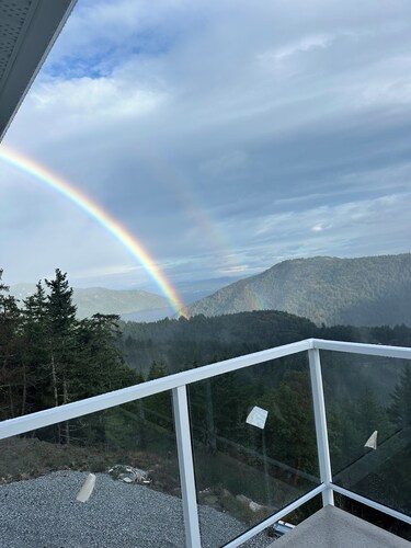 Puncak dream 5 minute walking to lake and mushroom and bee farm in progress.