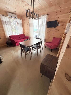 شاليه - منظر للجبل | تناول الطعام