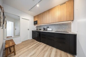 Private kitchen - Iconic Views • Luxury Retreat in Bratislava Old Town (Bratislavský kraj)
