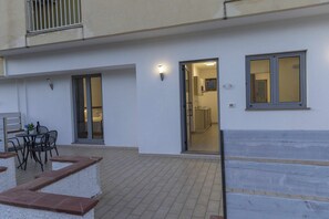 Apartamento familiar | Restaurante al aire libre