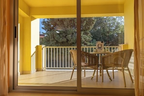 Standard Quadruple Room, Balcony | Interior - GH Baia di Tempsa Resort (Campora San Giovanni)