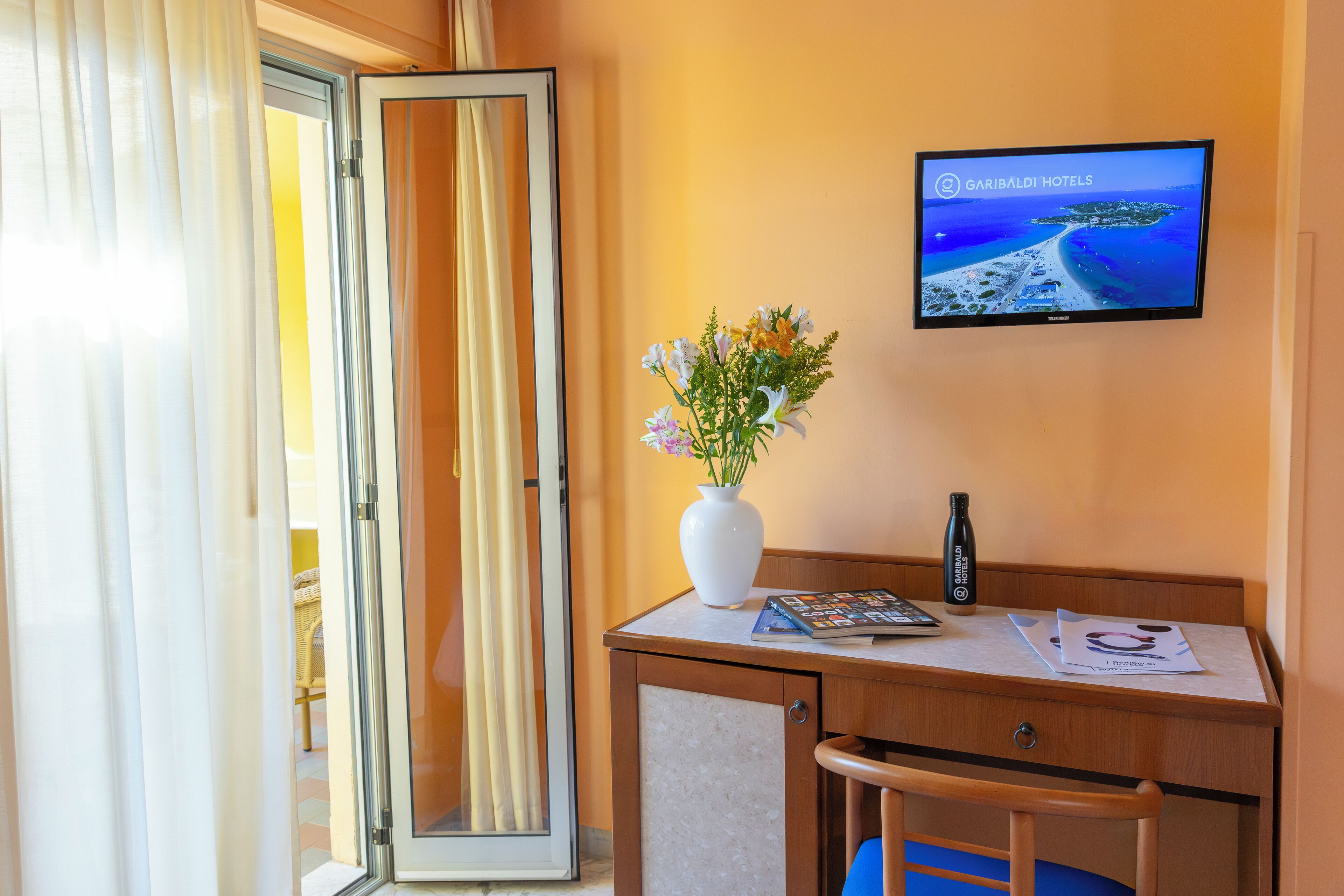 Habitación estándar con 1 cama matrimonial o 2 individuales, balcón | Interior