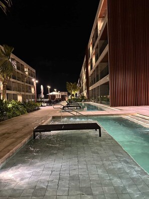 Pool - Awesome 1-bedroom condo with AC in welcoming Ipojuca (Ipojuca)