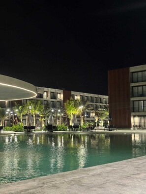 Pool - Awesome 1-bedroom condo with AC in welcoming Ipojuca (Ipojuca)