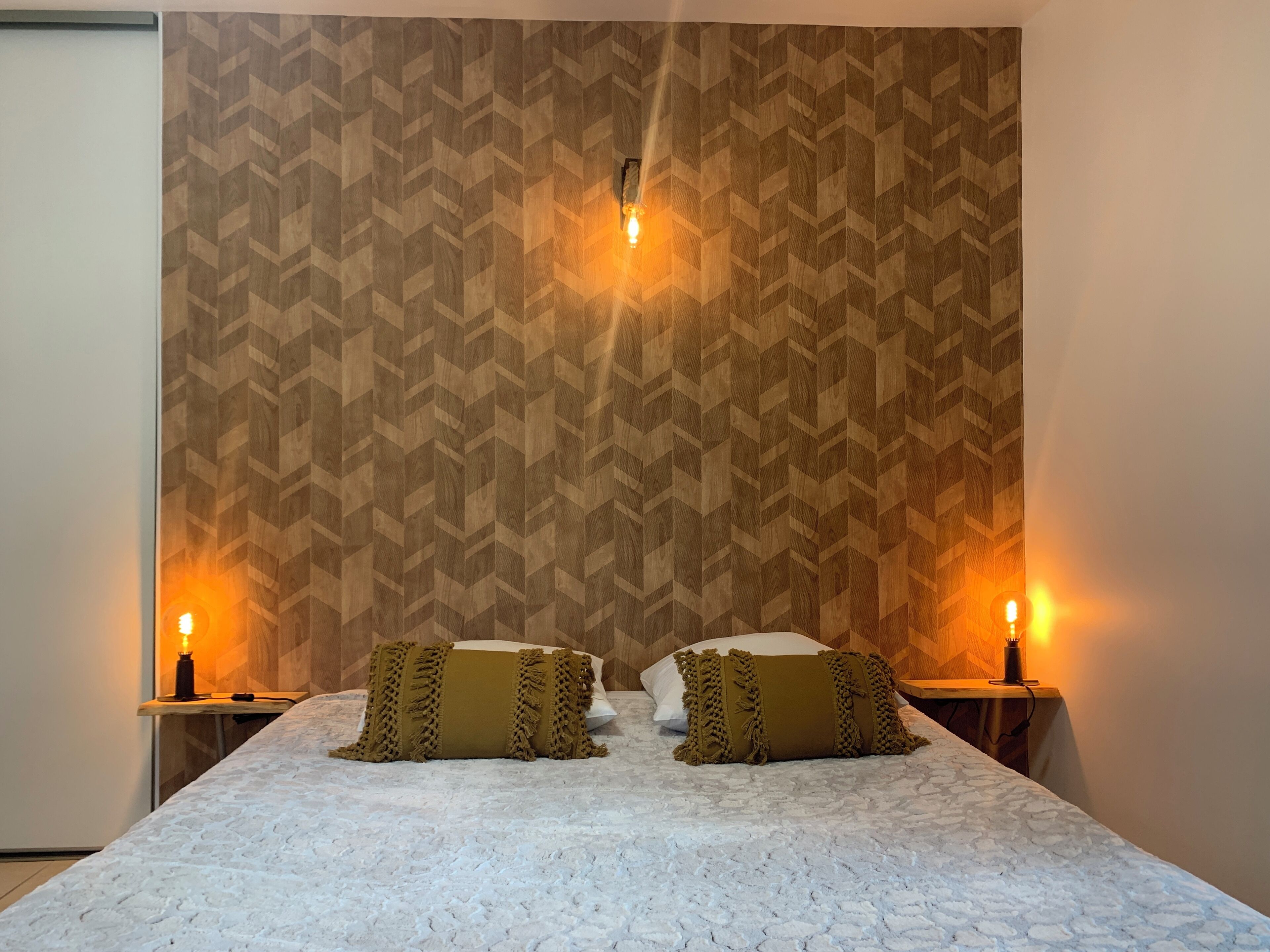 3 slaapkamers, een strijkplank/strijkijzer, wifi, beddengoed