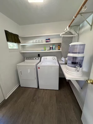 Interior - Vacation home, Pool, Gazebo, yard. Entire home in Gainesville, Florida (Gainesville)