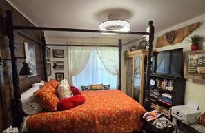 2 bedrooms, Internet - Entire bungalow in Cosby, Tennessee (Cosby)