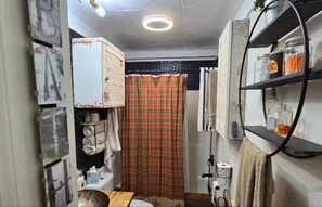 Hair dryer, towels, soap, toilet paper - Entire bungalow in Cosby, Tennessee (Cosby)