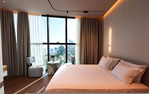 Bureau, fer et planche à repasser, Wi-Fi gratuit, draps fournis