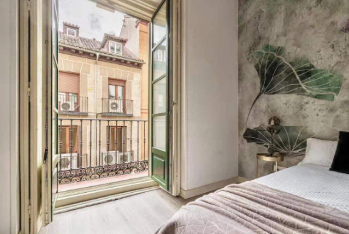 4 bedrooms, desk, iron/ironing board, free WiFi
