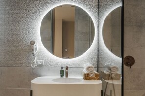 Hårtørrer, håndklæder