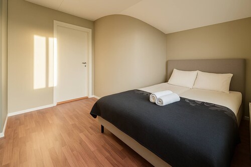Room-comfortable Spacious City Center Wa