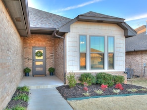 Exterior - Richardson Retreat - A Home Ready When You Need It (Warr acres)