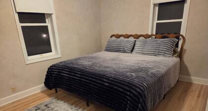 Charming Cozy Home - Relax & Recharge