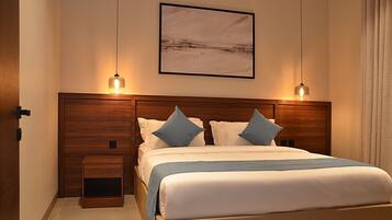 Duplex | In-room safe, desk, laptop workspace, soundproofing