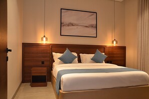 Duplex | In-room safe, desk, laptop workspace, soundproofing - niam Serviced Apartments - Economic (Riyadh)