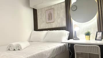 Desk, laptop workspace, iron/ironing board, free WiFi