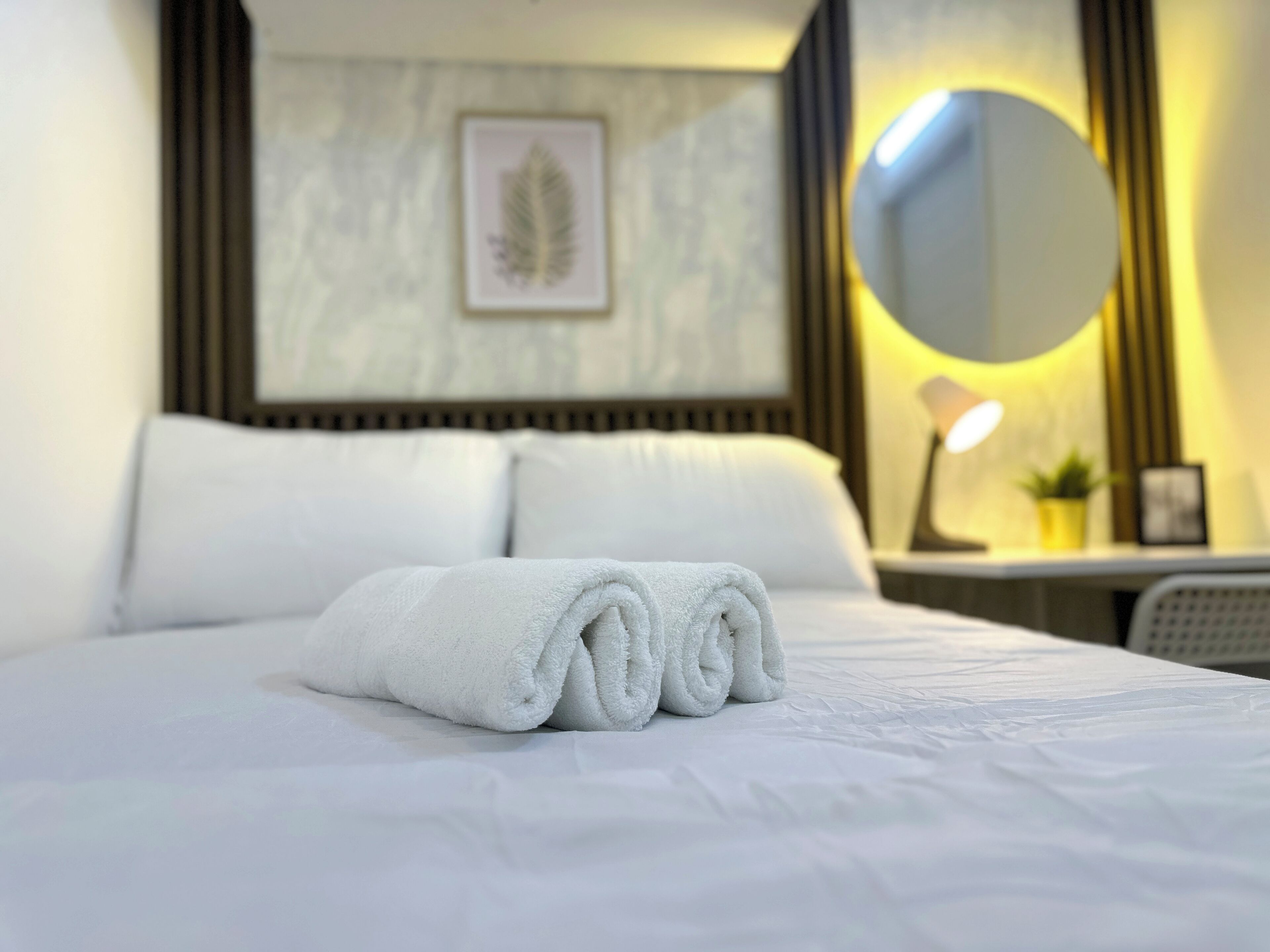 Desk, laptop workspace, iron/ironing board, free WiFi