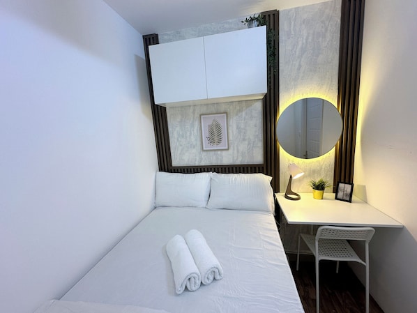 Economy Double Room Single Use | Desk, laptop workspace, iron/ironing board, free WiFi - Urban Oasis Partition Room in Al Barsha1 (Dubai)